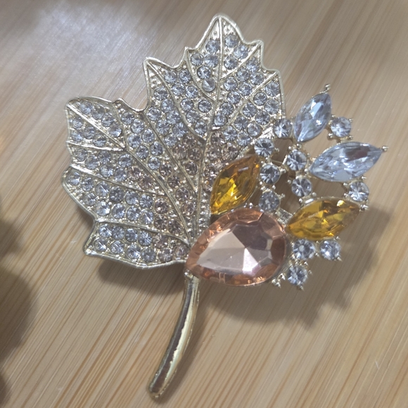 Elegant Multicolor Brooch 3 Piece Set - Picture 3 of 5